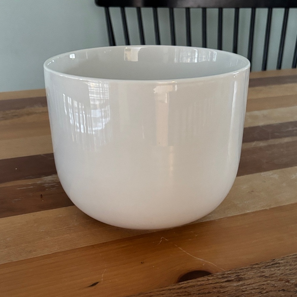 Crate&Barrel Glossy Stoneware White Bowl